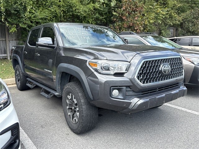 2019 Toyota Tacoma TRD Sport V6 photo 2