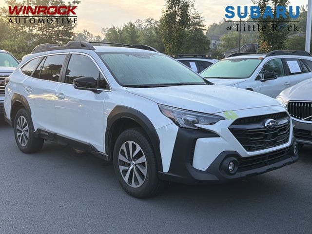 2025 Subaru Outback Premium's photo