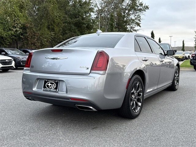 2016 Chrysler 300 S photo 3