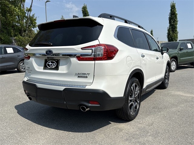 2025 Subaru Ascent Touring photo 2