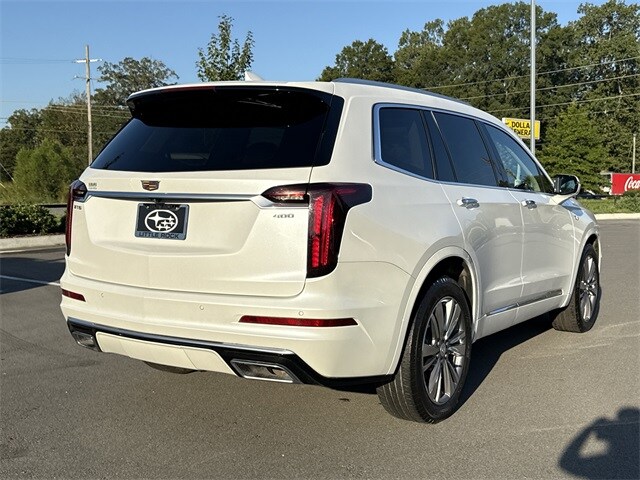 2021 Cadillac XT4 Premium Luxury photo 3