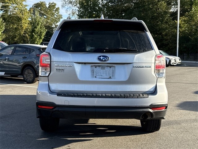 2018 Subaru Forester 2.5i Premium photo 4