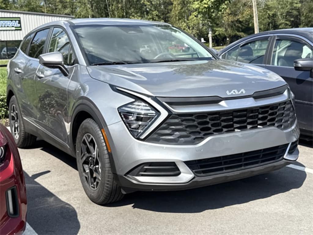 Used 2024 Kia Sportage LX SUV