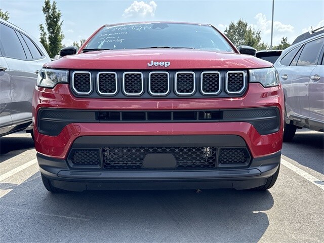 2023 Jeep Compass Sport photo 2