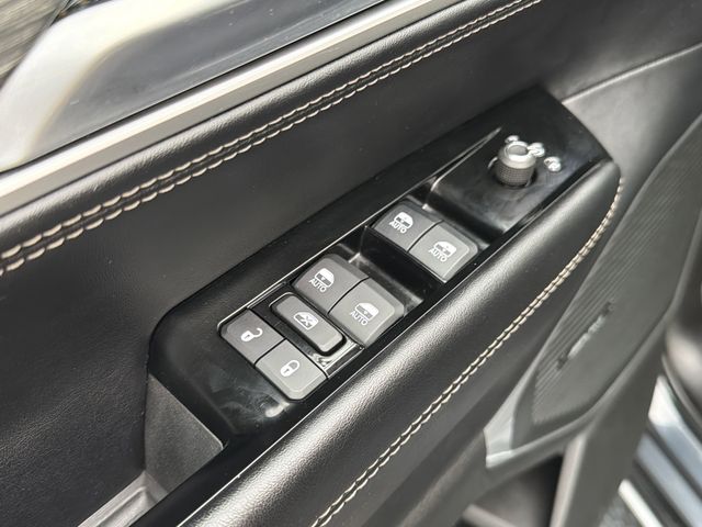 2024 Jeep Wagoneer L Series II - Photo 25