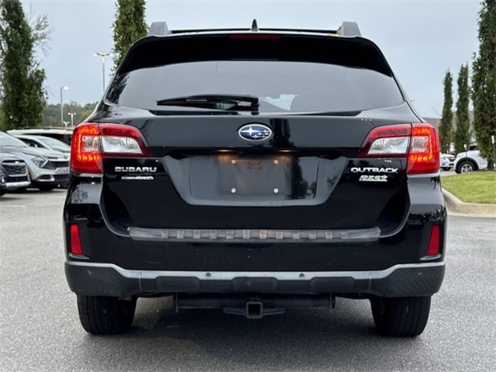 Used 2017 Subaru Outback 2.5i SUV