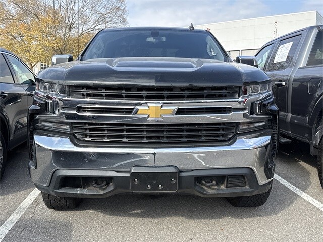 2020 Chevrolet Silverado 1500 LT photo 2