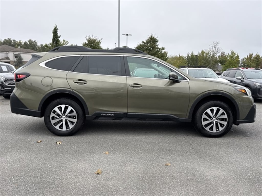 Used 2022 Subaru Outback Premium SUV