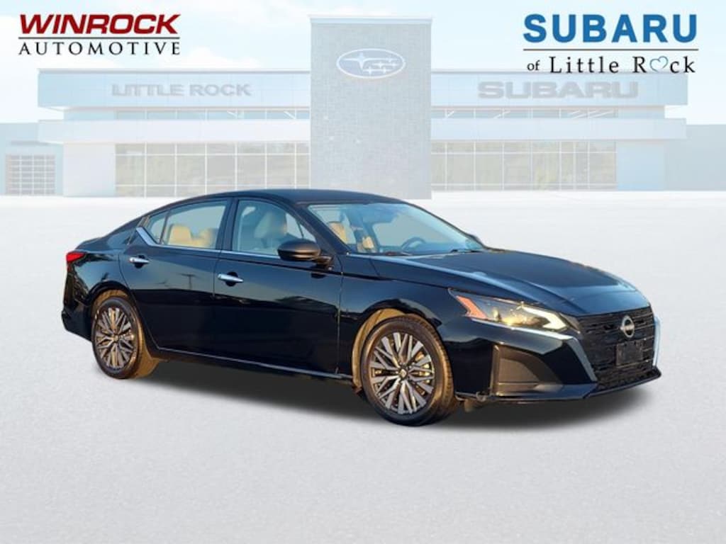 Used 2025 Nissan Altima 2.5 SV Sedan