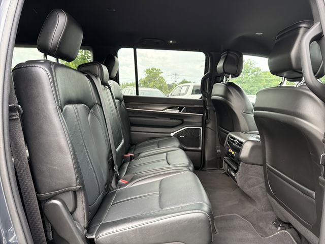 2024 Jeep Wagoneer L Series II - Photo 18