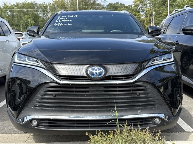 2023 Toyota Venza XLE photo 2