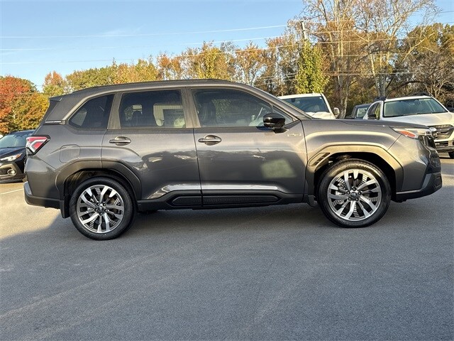 2025 Subaru Forester Touring photo 2