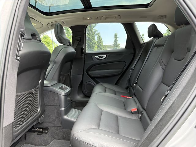 2023 Volvo XC60 Plus - Photo 8