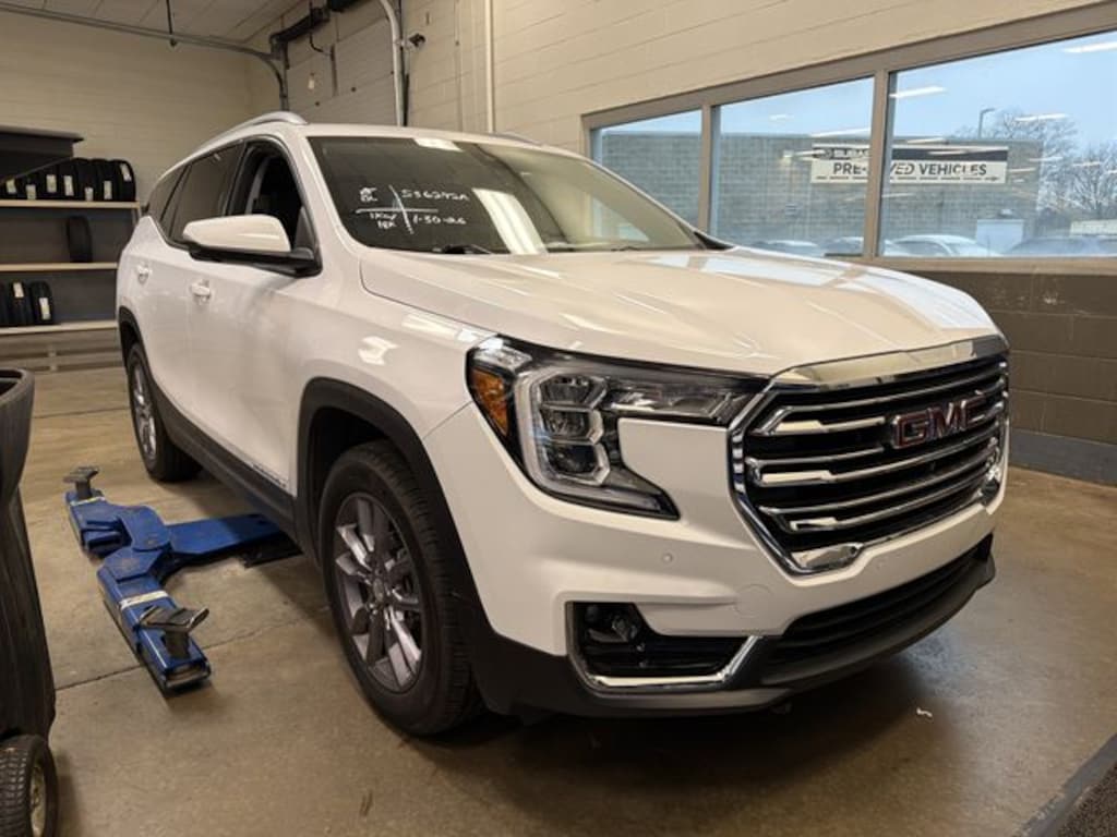 Used 2023 GMC Terrain SLT SUV