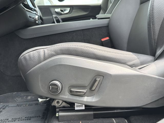 2023 Volvo XC60 Plus - Photo 16