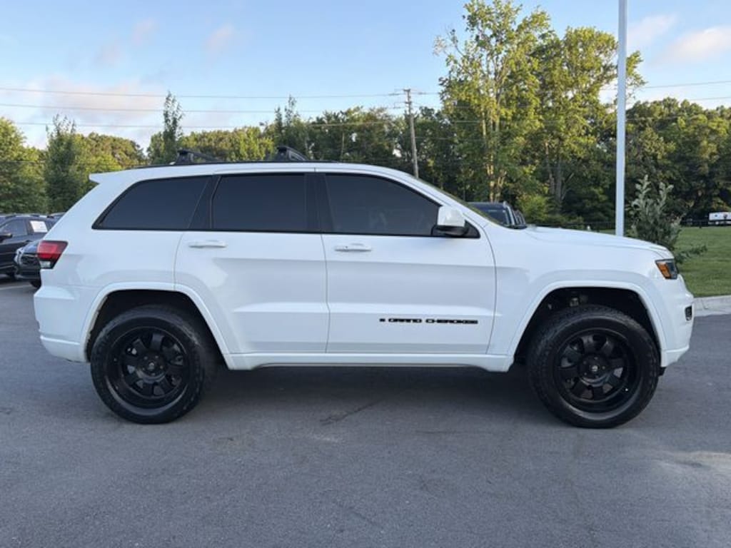 Used 2019 Jeep Grand Cherokee Altitude SUV