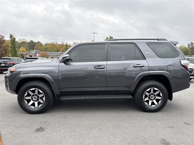 2022 Toyota 4Runner TRD Off-Road Premium photo 3