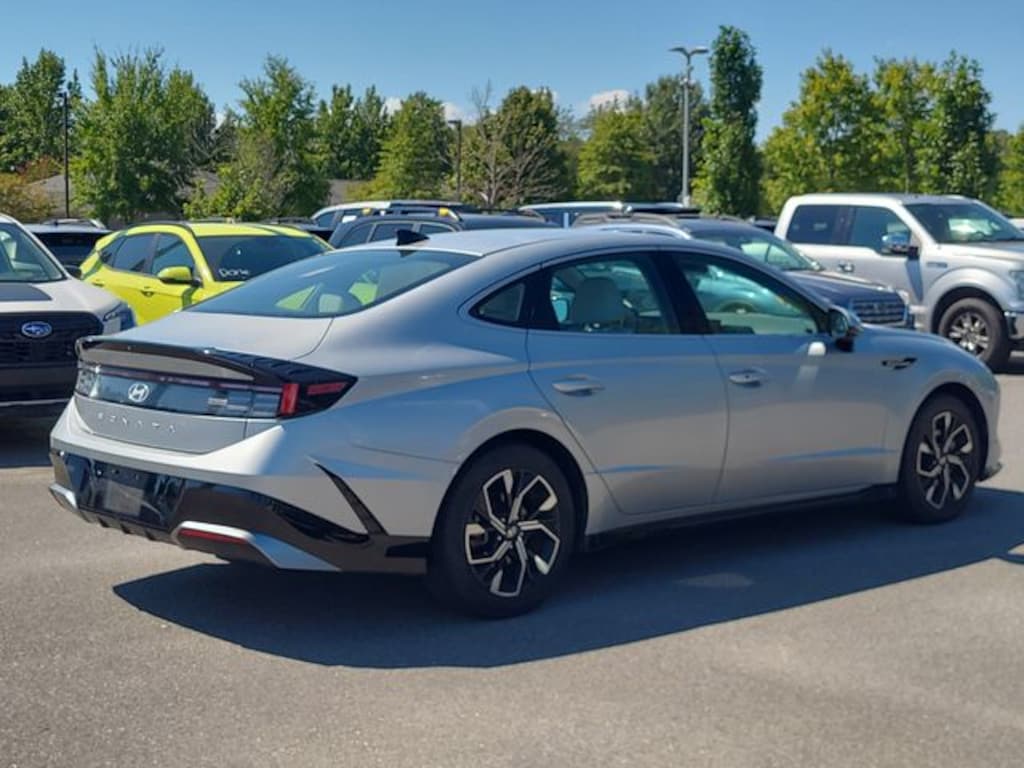 Used 2024 Hyundai Sonata SEL Sedan