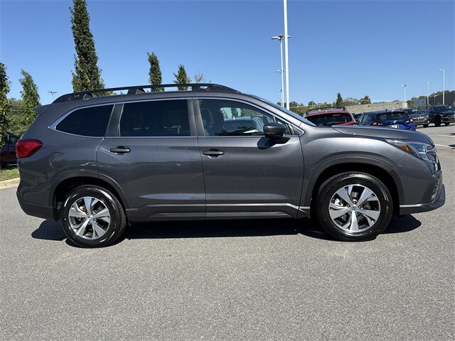 2025 Subaru Ascent Premium photo 2
