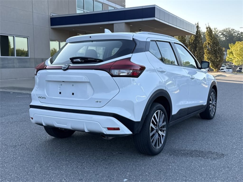 Used 2024 Nissan Kicks SV SUV