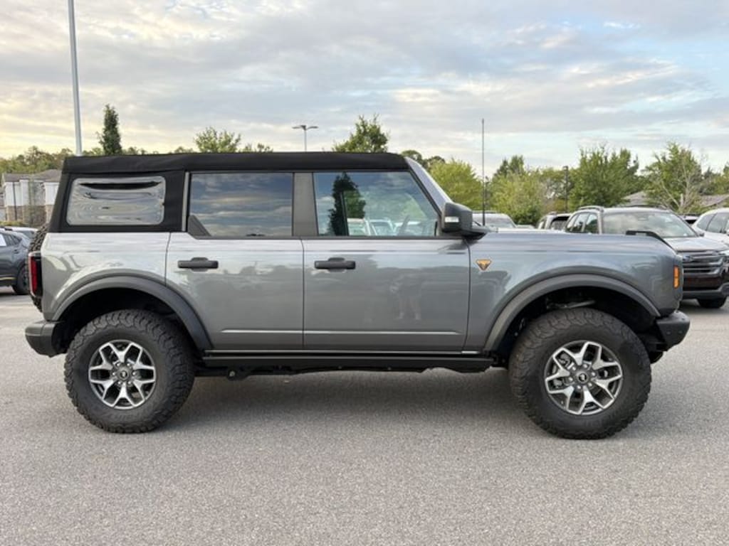 Used 2024 Ford Bronco Badlands SUV