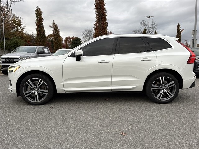 2019 Volvo XC60 T6 Momentum photo 3
