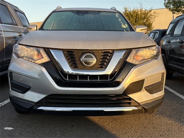 2020 Nissan Rogue SV photo 2