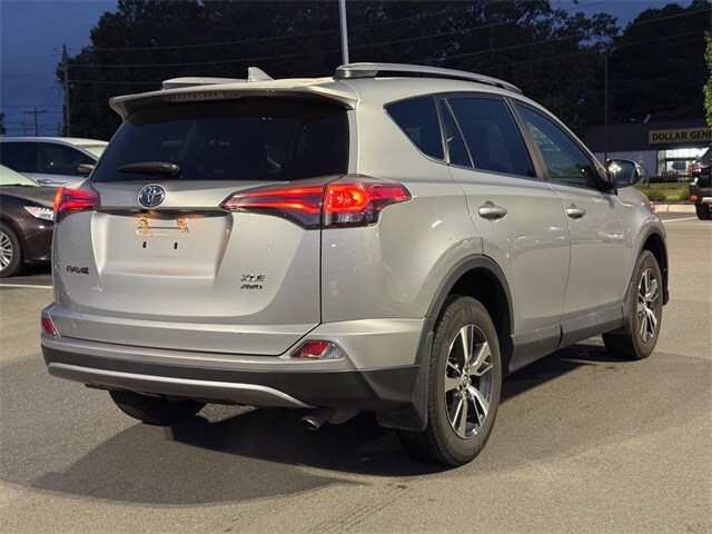 2018 Toyota RAV4 XLE photo 3