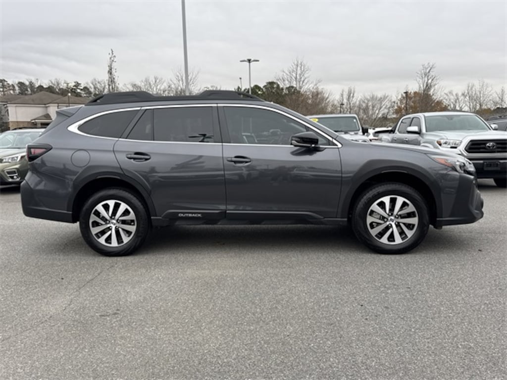 Used 2025 Subaru Outback Premium SUV
