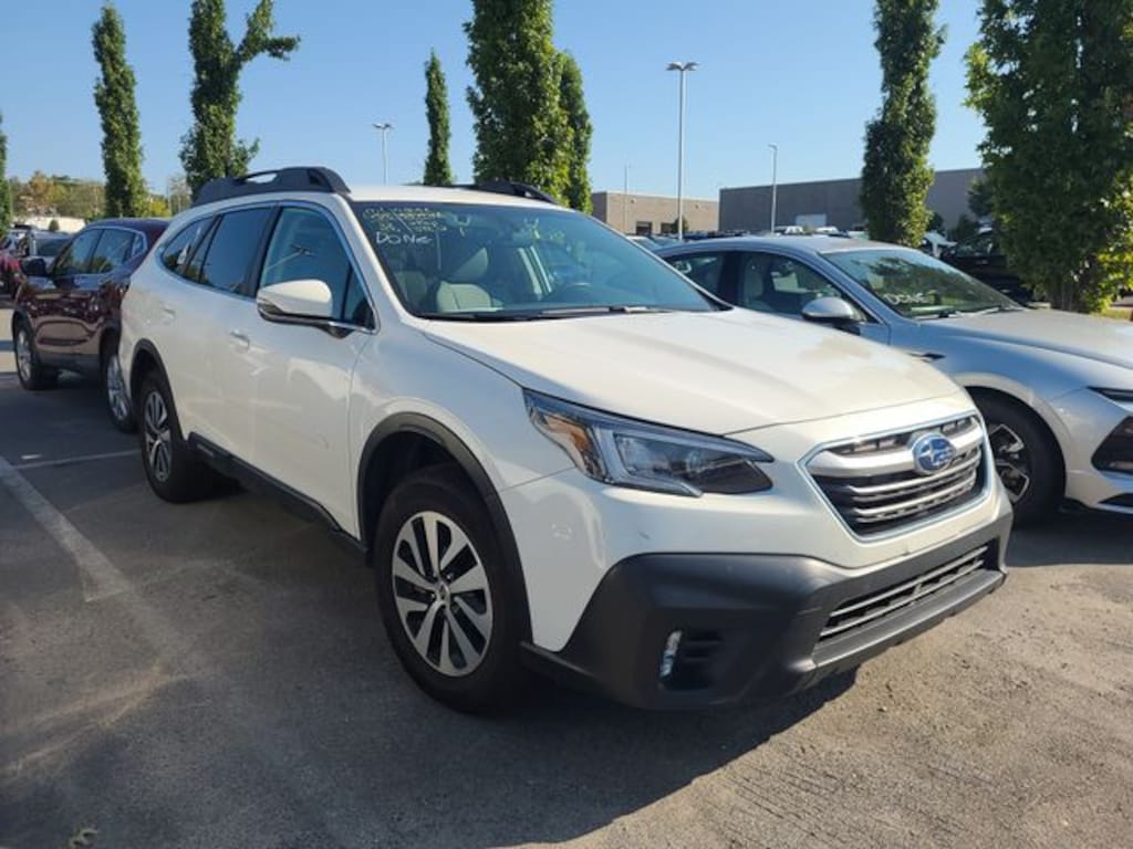 Used 2022 Subaru Outback Premium SUV