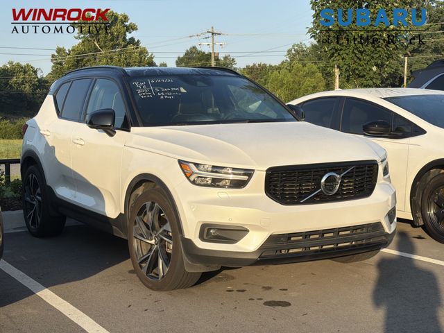 2021 Volvo XC40 T5 R-Design AWD's photo