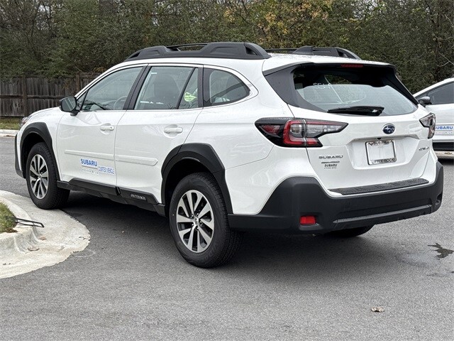 2025 Subaru Outback 2.5i photo 3