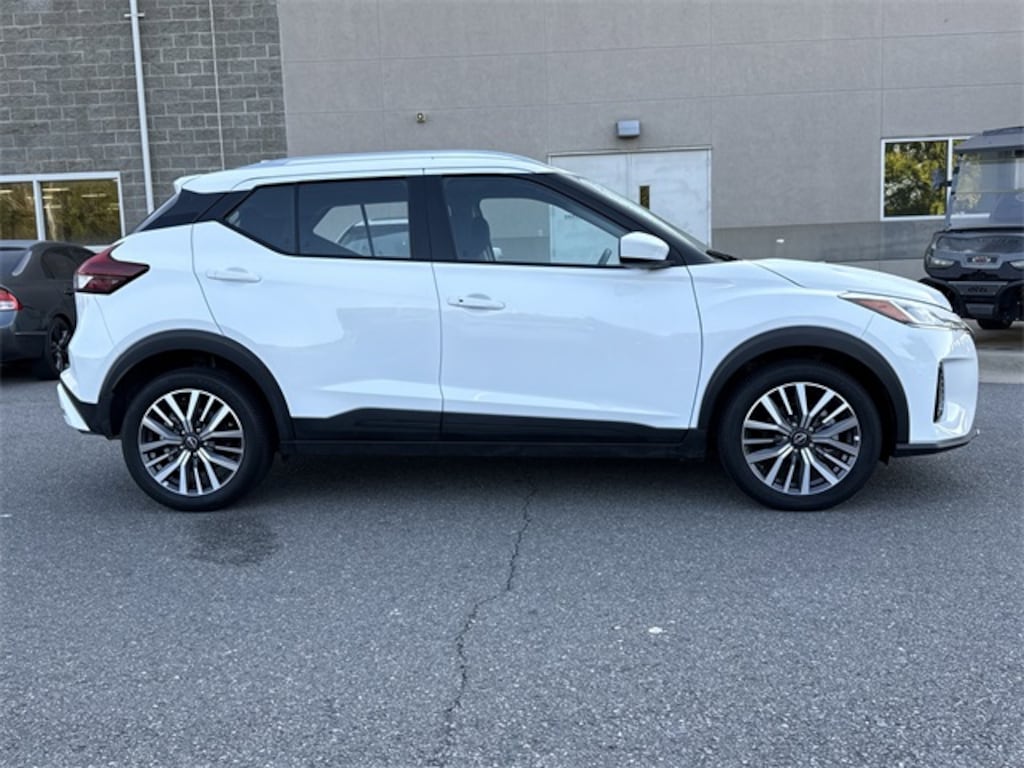 Used 2024 Nissan Kicks SV SUV