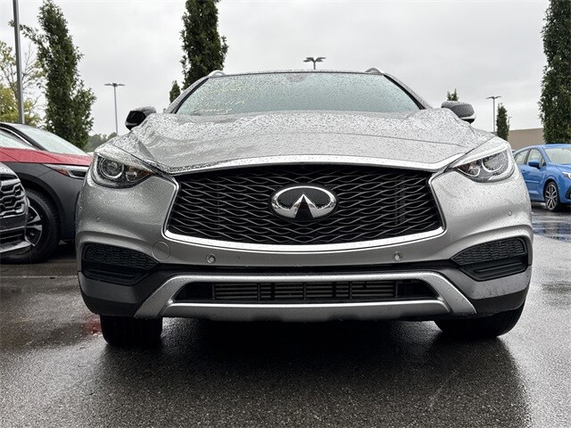2019 Infiniti QX30 Luxe photo 2