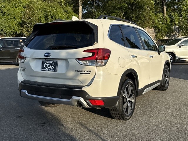 2019 Subaru Forester Touring photo 3