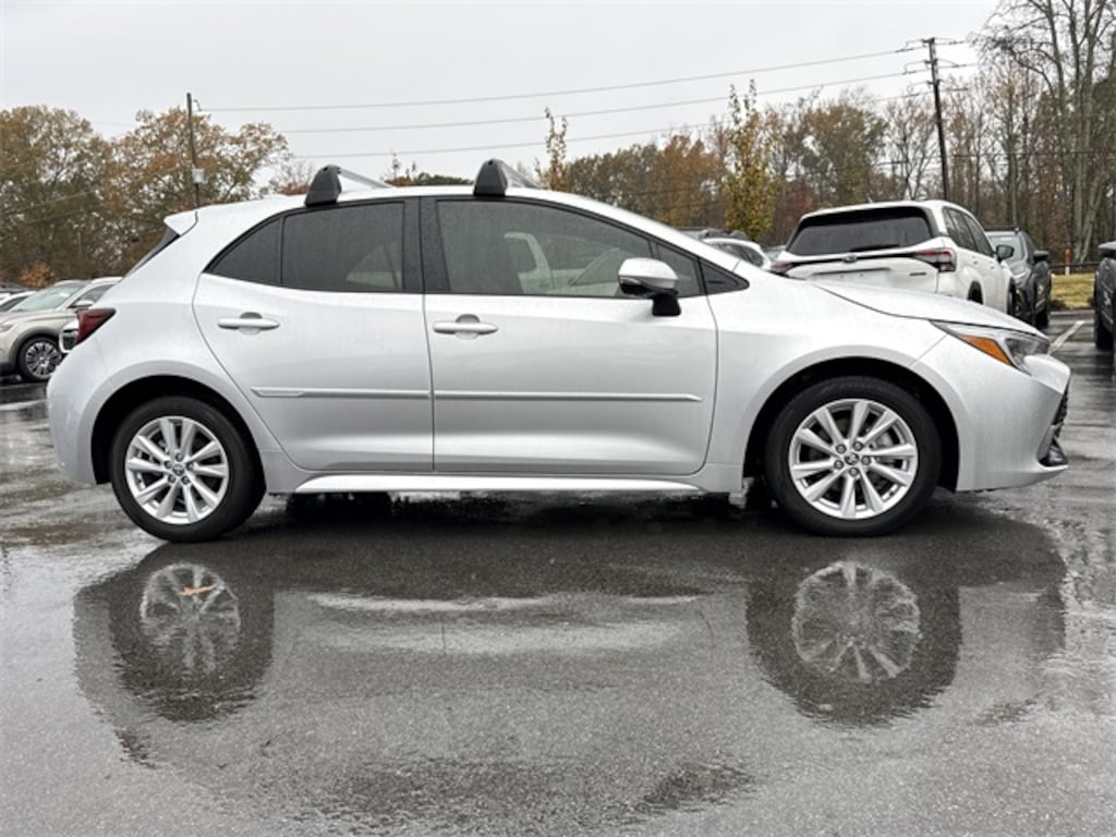 Used 2023 Toyota Corolla Hatchback SE Hatchback
