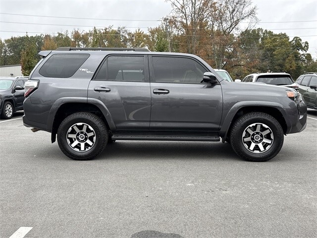 2022 Toyota 4Runner TRD Off-Road Premium photo 2