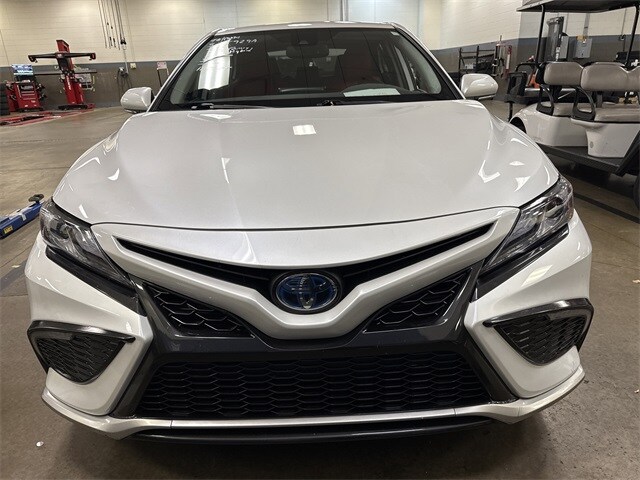 2023 Toyota Camry Hybrid XSE photo 2