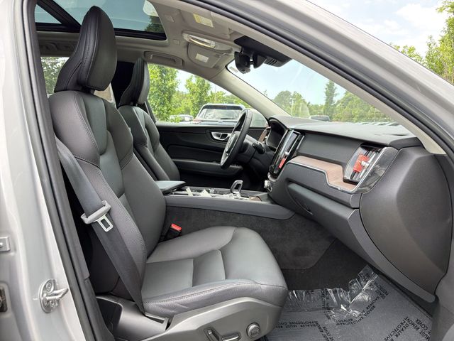 2023 Volvo XC60 Plus - Photo 13