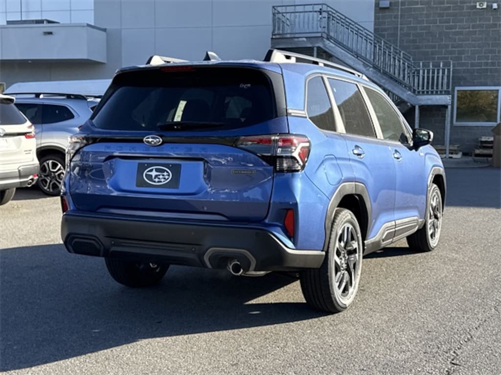 New 2025 Subaru Forester Hybrid Limited SUV