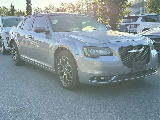 2016 Chrysler 300 S photo 2