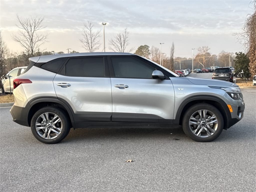 Used 2023 Kia Seltos LX SUV