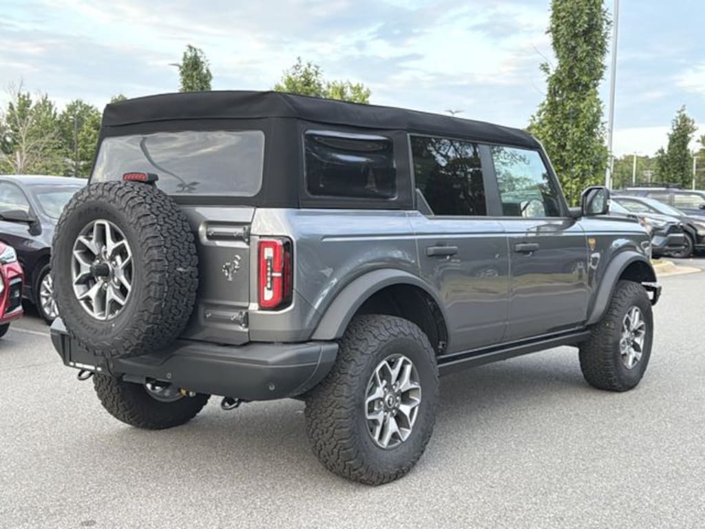 Used 2024 Ford Bronco Badlands SUV