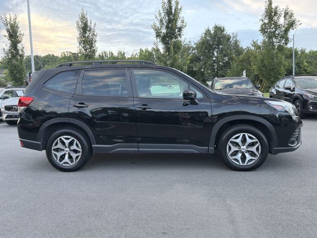 Used 2023 Subaru Forester Premium SUV