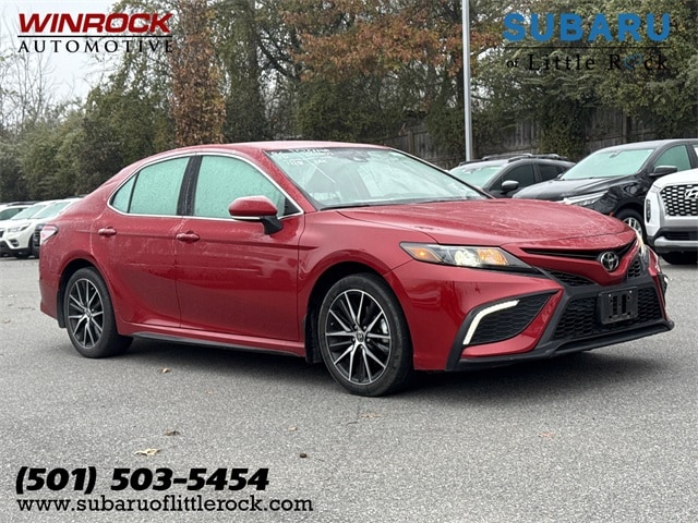 2023 Toyota Camry SE's photo