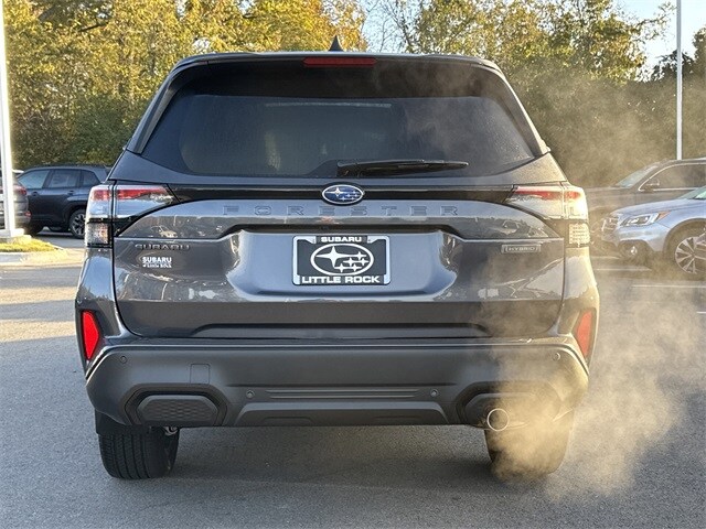 2025 Subaru Forester Touring photo 4