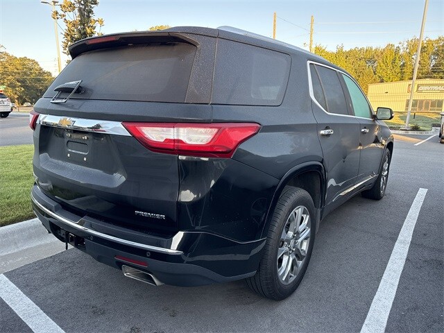 2020 Chevrolet Traverse Premier photo 2