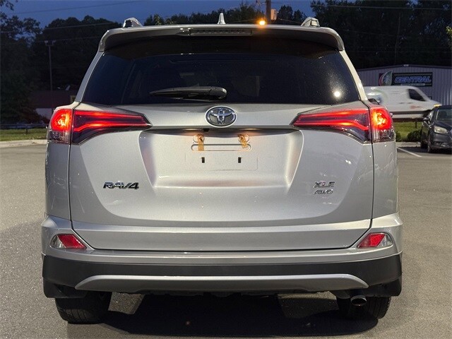 2018 Toyota RAV4 XLE photo 4