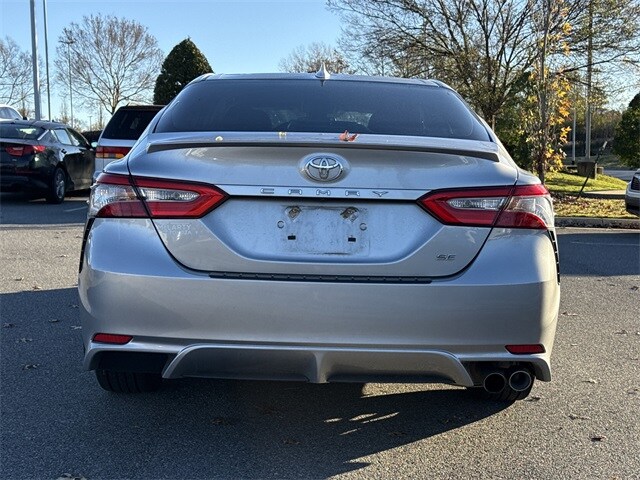 2019 Toyota Camry SE photo 4