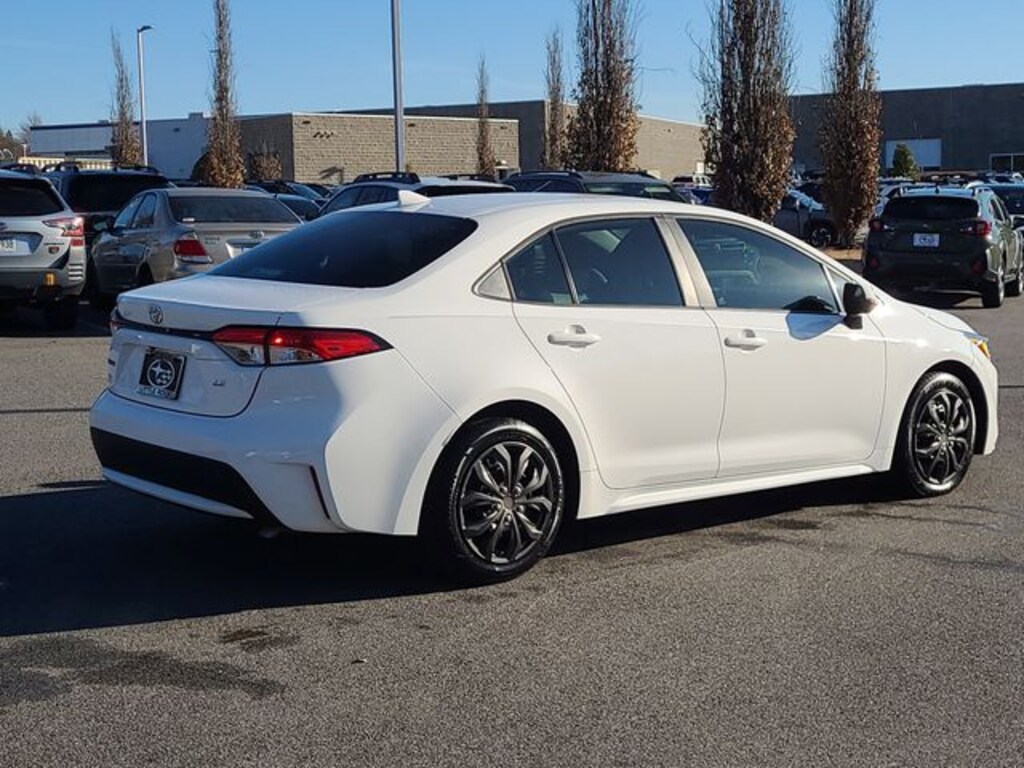 Used 2022 Toyota Corolla LE Sedan